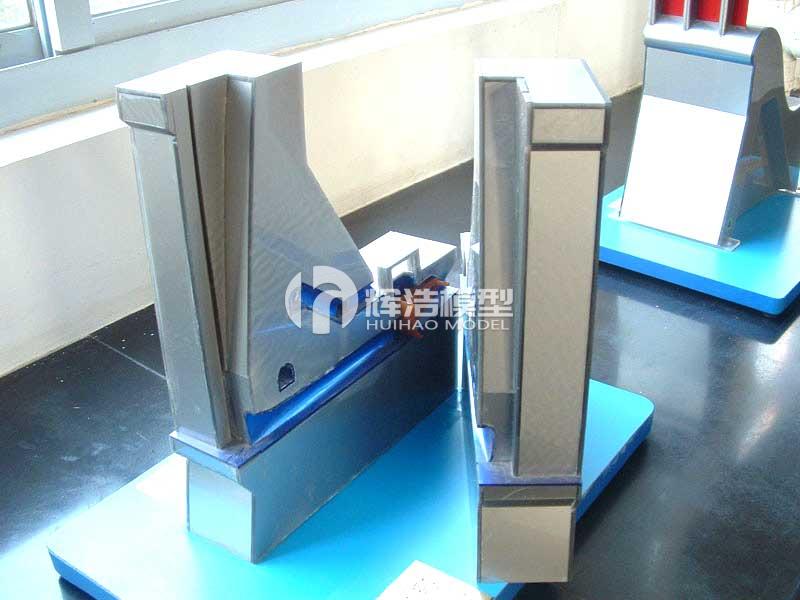 重力纵缝结构模型.jpg